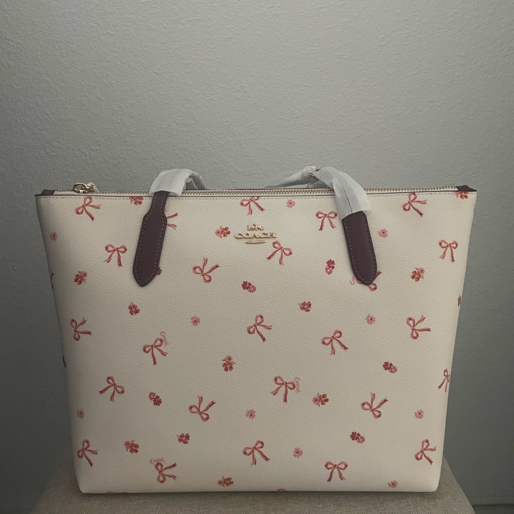 COACH bow print tote bag
